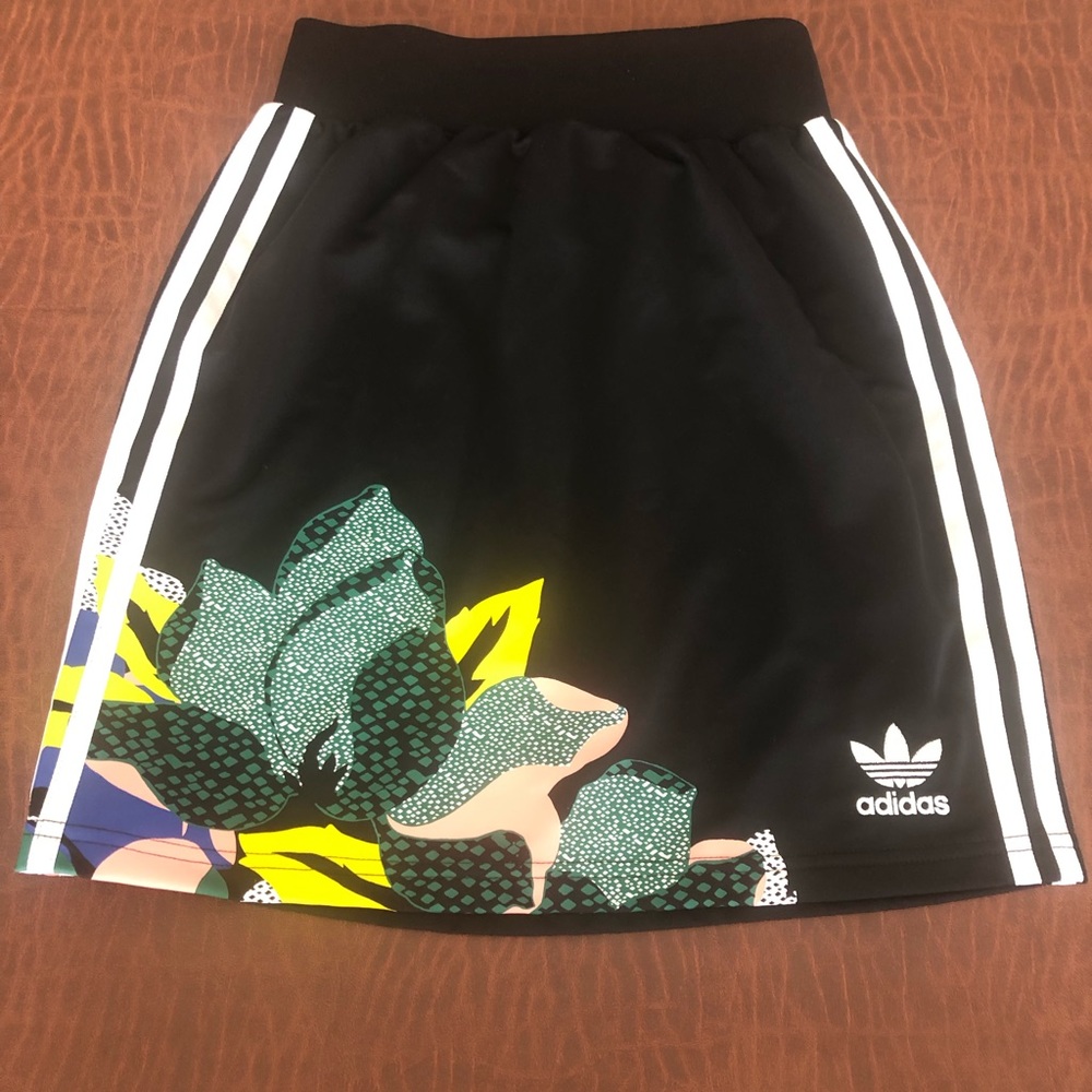 Adidas HER London black and white with floral bodycon skirt NWOT size XXS